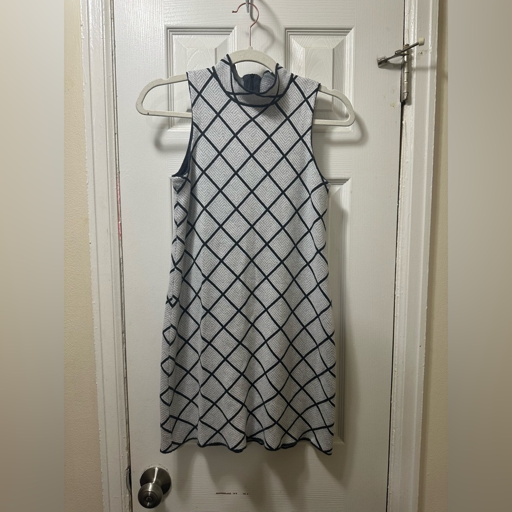 Romeo & Juliet Couture sleeveless dress